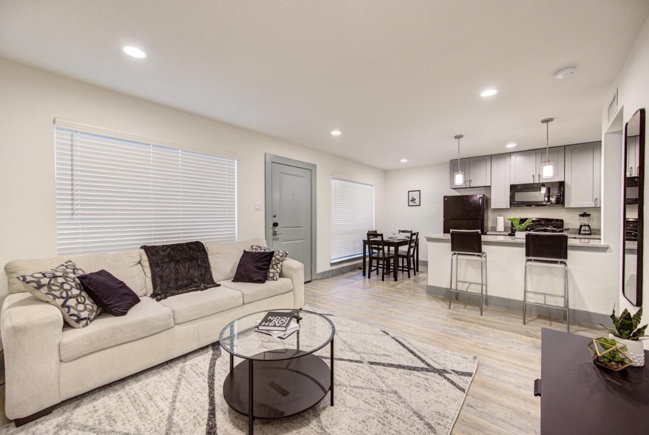 Trendy Midtown Apt, Walk To Shops & Sites, Pets Ok Houston Buitenkant foto