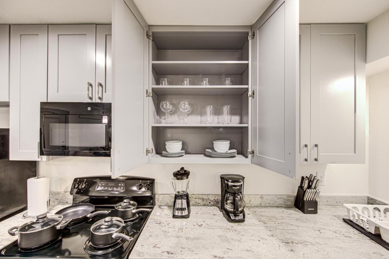 Trendy Midtown Apt, Walk To Shops & Sites, Pets Ok Houston Buitenkant foto