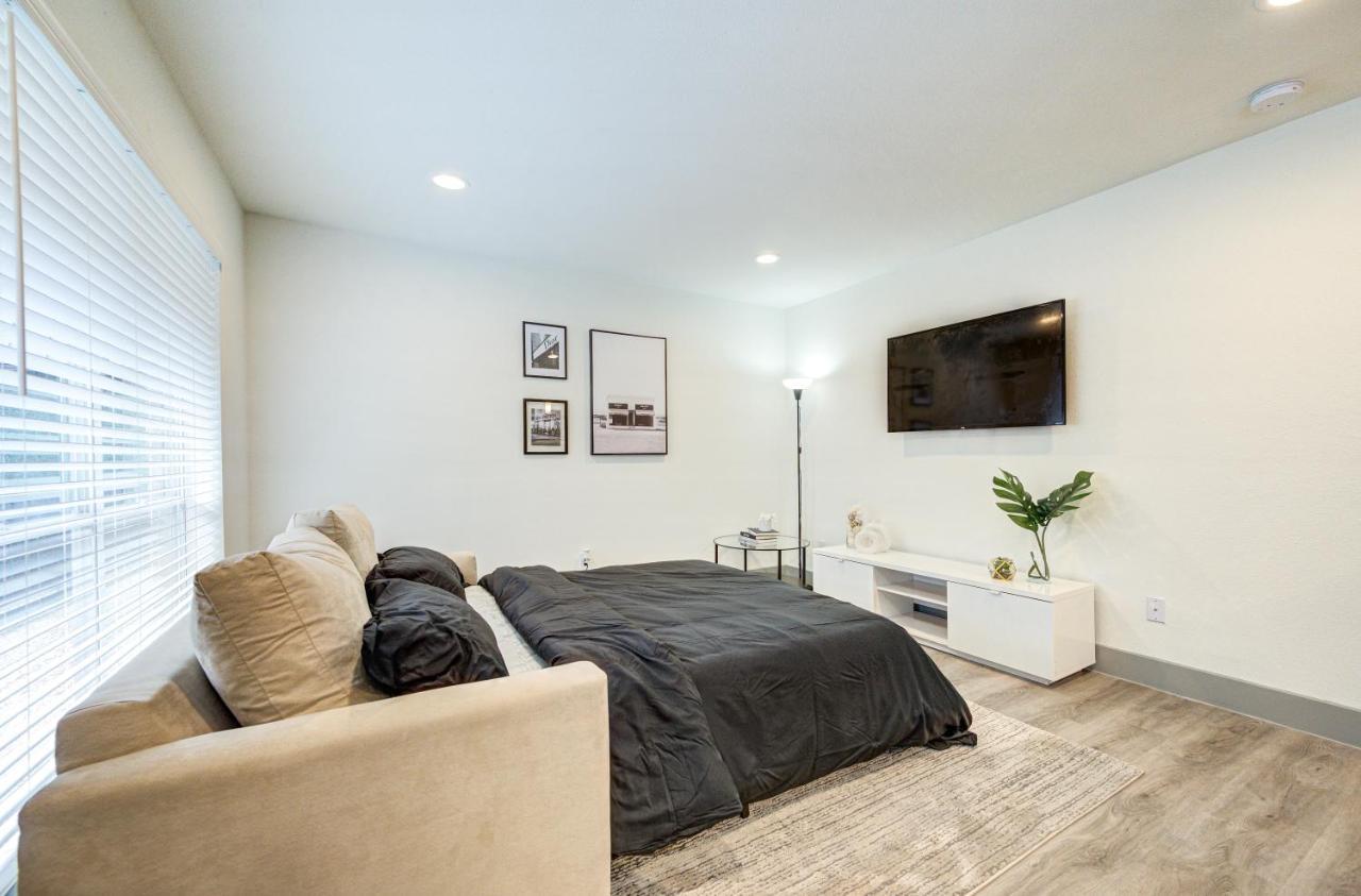Trendy Midtown Apt, Walk To Shops & Sites, Pets Ok Houston Buitenkant foto