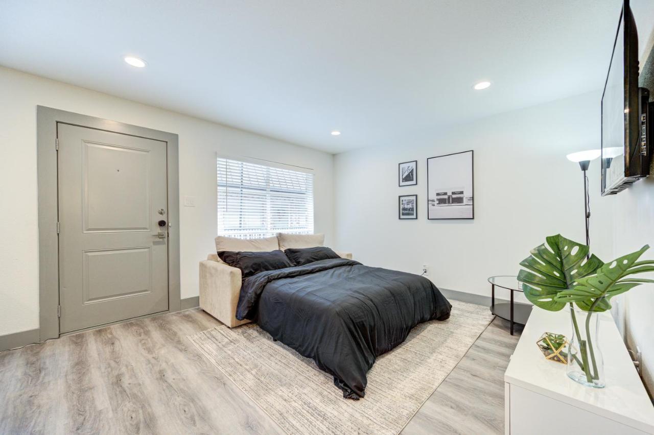 Trendy Midtown Apt, Walk To Shops & Sites, Pets Ok Houston Buitenkant foto