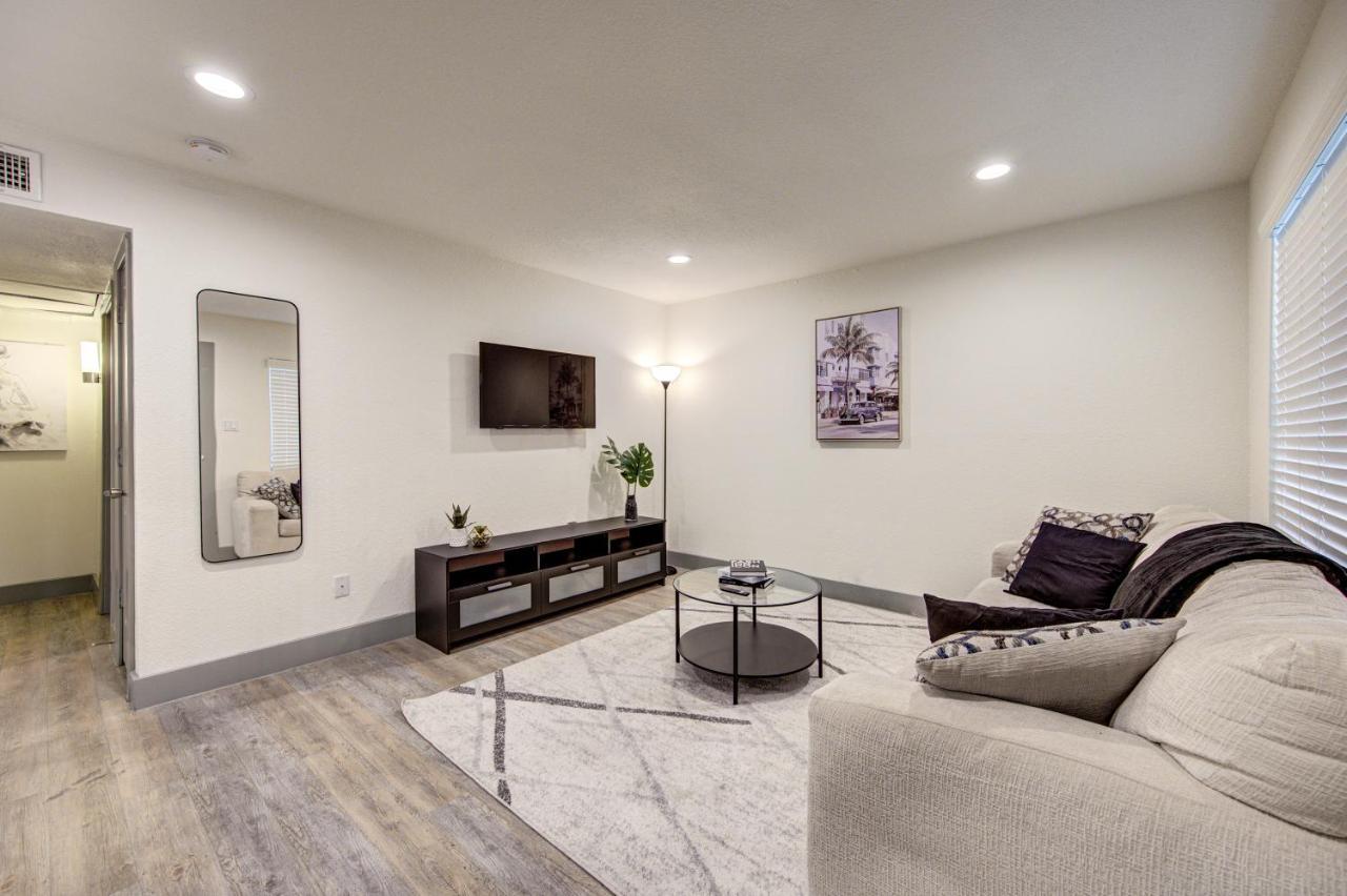 Trendy Midtown Apt, Walk To Shops & Sites, Pets Ok Houston Buitenkant foto