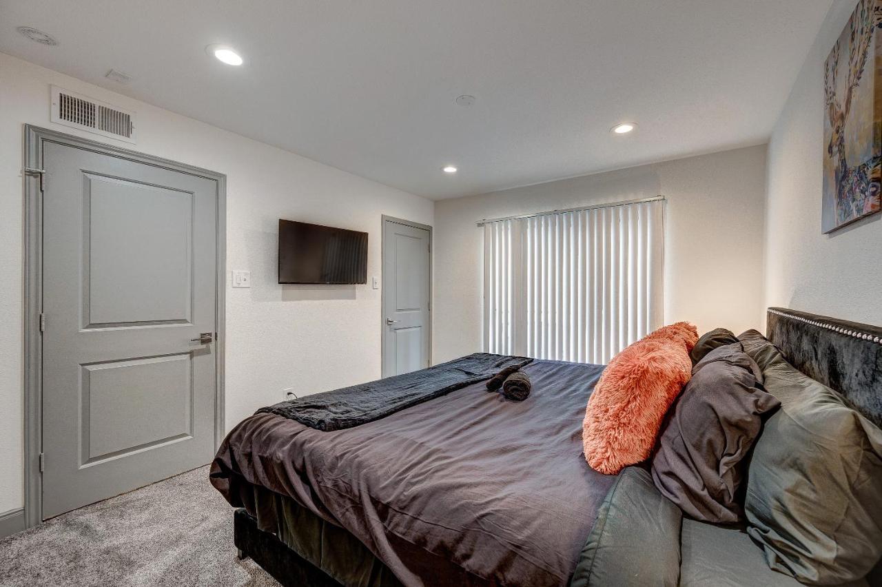 Trendy Midtown Apt, Walk To Shops & Sites, Pets Ok Houston Buitenkant foto