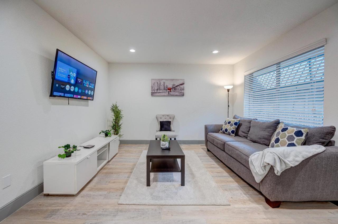 Trendy Midtown Apt, Walk To Shops & Sites, Pets Ok Houston Buitenkant foto