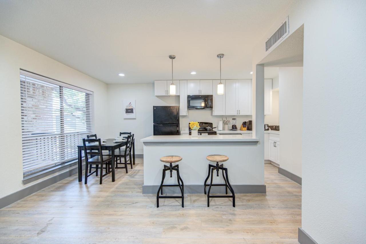 Trendy Midtown Apt, Walk To Shops & Sites, Pets Ok Houston Buitenkant foto