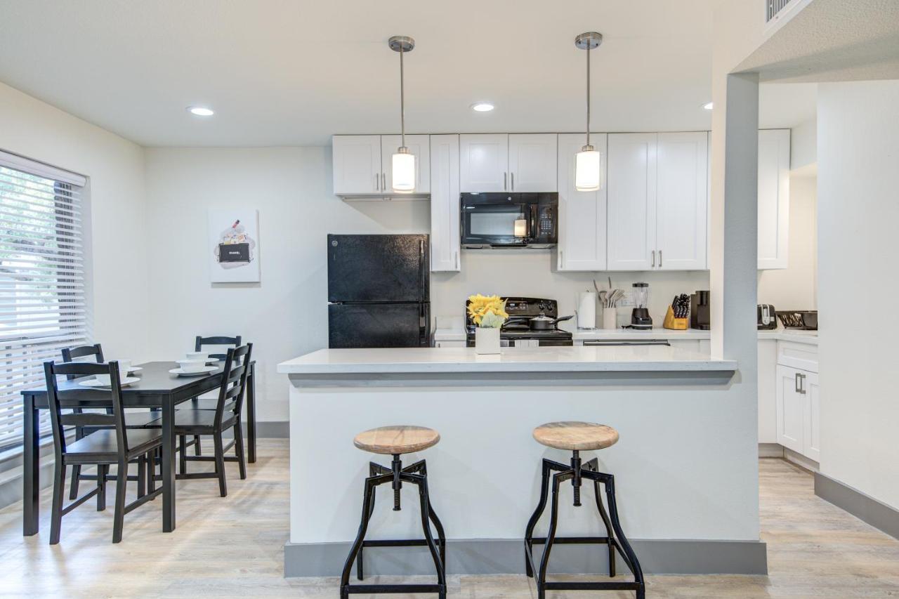 Trendy Midtown Apt, Walk To Shops & Sites, Pets Ok Houston Buitenkant foto